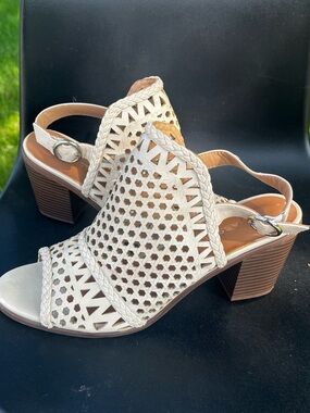 Massini Cream Braided Cutout Slingback Block Heels size 11